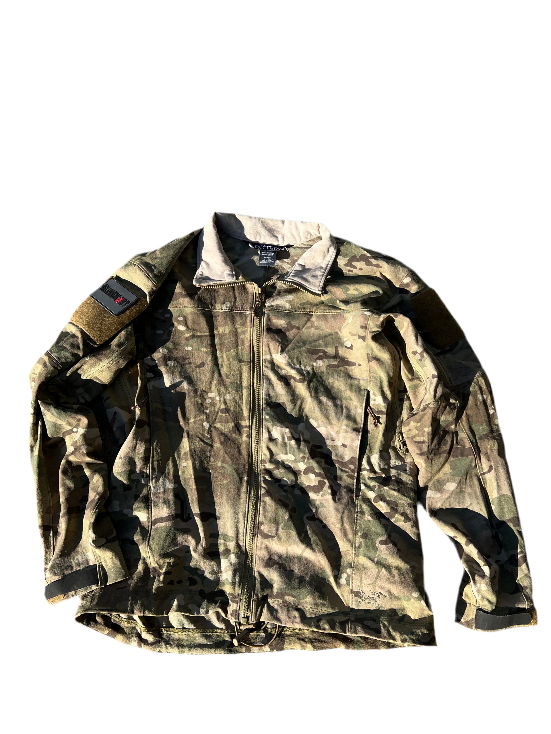 激レア 美品 ARC'TERYX LEAF Combat Jacket Arc'teryx LEAF Combat Jacket - Multicam – Selvindkøbt